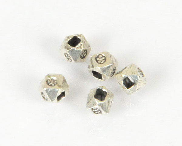 カレンシルバースペーサー多面体玉/外径3.5mm(1個入り)