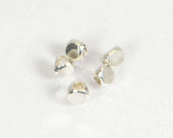 カレンシルバースペーサー三角玉/外径3.5mm(1個入り)